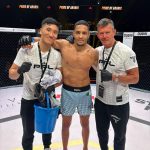 Ylies Djiroun après sa victoire contre Salah Eddine Hamli lors du PFL MENA à Dubaï
